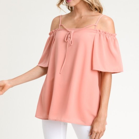 Peekaboo Shoulder Top - Picture 3 of 6